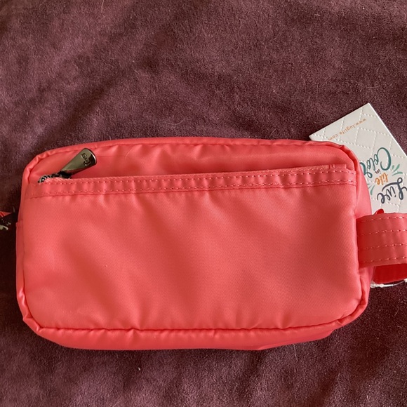 LUG MINI BOLT NWT Watermelon - Picture 2 of 5